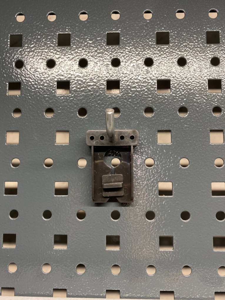 Крючок 38 мм купить в Сыктывкаре Крючок 38 мм купить в Сыктывкаре