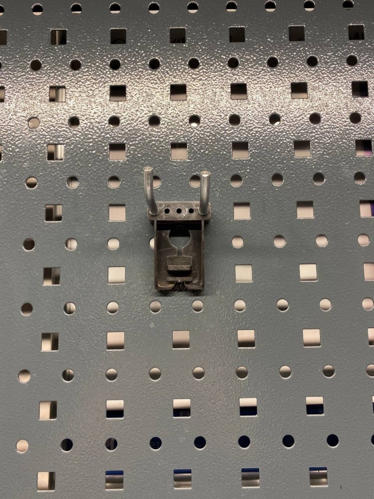 Крючок двойной 38 мм купить в Сыктывкаре Крючок двойной 38 мм купить в Сыктывкаре