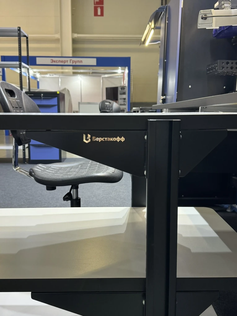 Подкатной антистатический стол SPC A купить в Сыктывкаре Подкатной антистатический стол SPC A купить в Сыктывкаре