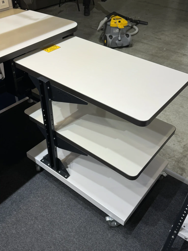 Подкатной антистатический стол SPC A купить в Сыктывкаре Подкатной антистатический стол SPC A купить в Сыктывкаре