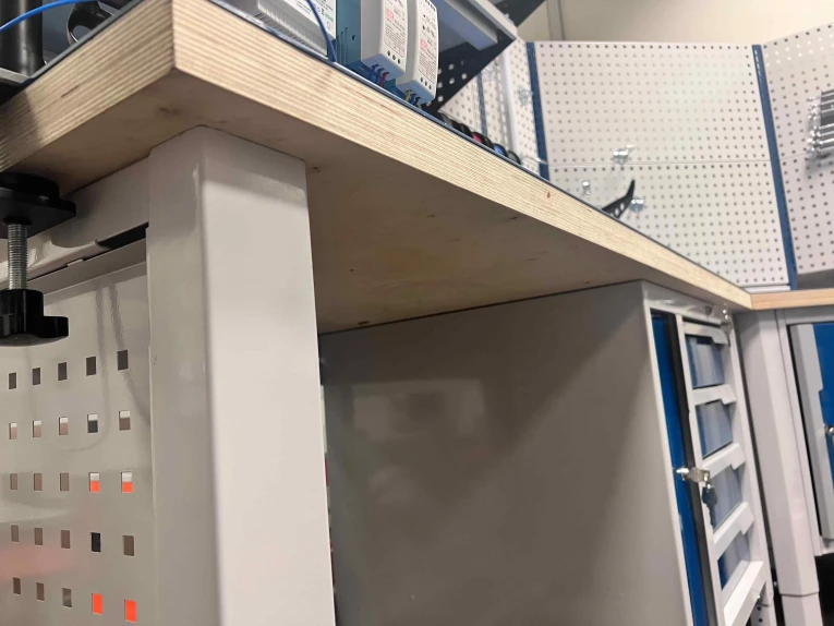 Стол-верстак Craft 2202.S4L34.24-2F купить в Сыктывкаре Стол-верстак Craft 2202.S4L34.24-2F купить в Сыктывкаре