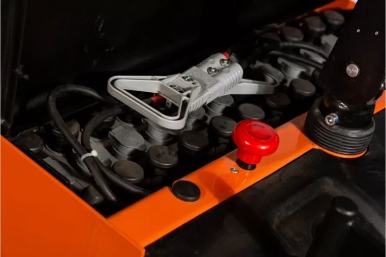 Штабелер электрический самоходный 1,5 т - 3,6 м Вилы: 1150 , АКБ Свинцово - кислотная, CL1536W SIBLINE купить в Сыктывкаре