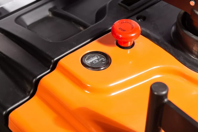 Штабелер электрический самоходный 1,6 т - 3,6 м Вилы: 1150 , АКБ Свинцово - кислотная, CL1636GA SIBLINE купить в Сыктывкаре