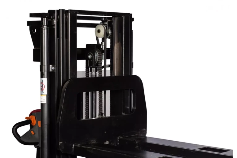 Штабелер электрический самоходный 1,6 т - 4,6 м Вилы: 1150 , АКБ Свинцово - кислотная, CL1646GP SIBLINE купить в Сыктывкаре