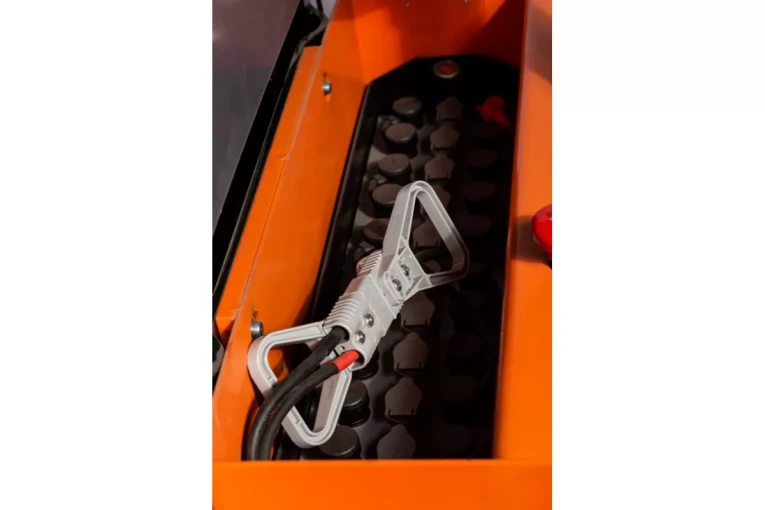 Штабелер электрический самоходный 1,6 т - 4,6 м Вилы: 1150 , АКБ Свинцово - кислотная, CL1646GP SIBLINE купить в Сыктывкаре